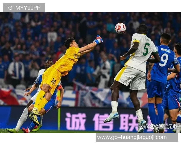 足球天下2全新赛季来袭球迷热情高涨期待精彩对决