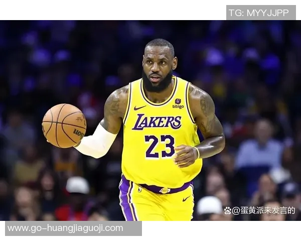 湖人高管对詹姆斯未执行球员选项表示疑惑引发关注